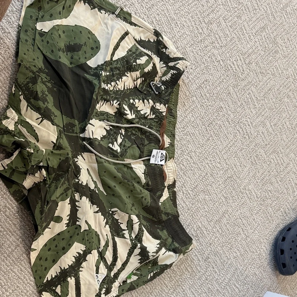 Nike ACG reservoir goat shorts - Picture 2 of 3